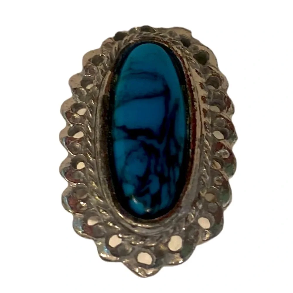 Oval faux turquoise silver tone circular & rope surround adjustable ring